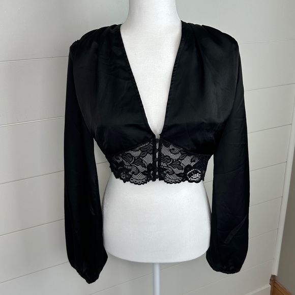 Nasty Gal Lace Long Sleeve Satin Balloon Sleeve Crop Top Black Size 8 - Picture 2 of 11